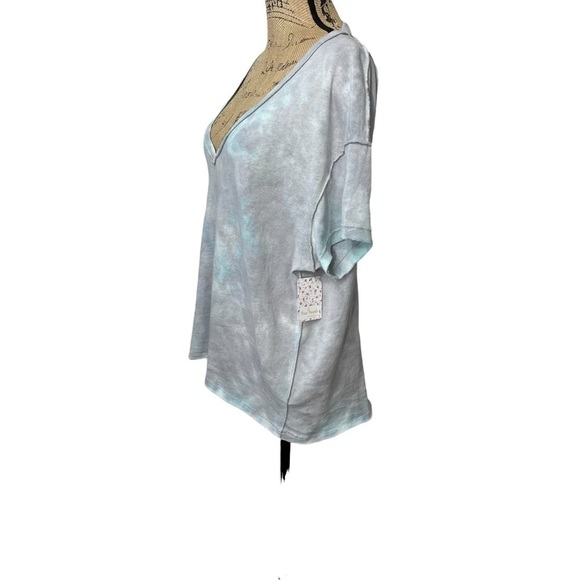 Free People Tie Dye Cut Out Back Slouchy Boho Tee NWT - Picture 11 of 14